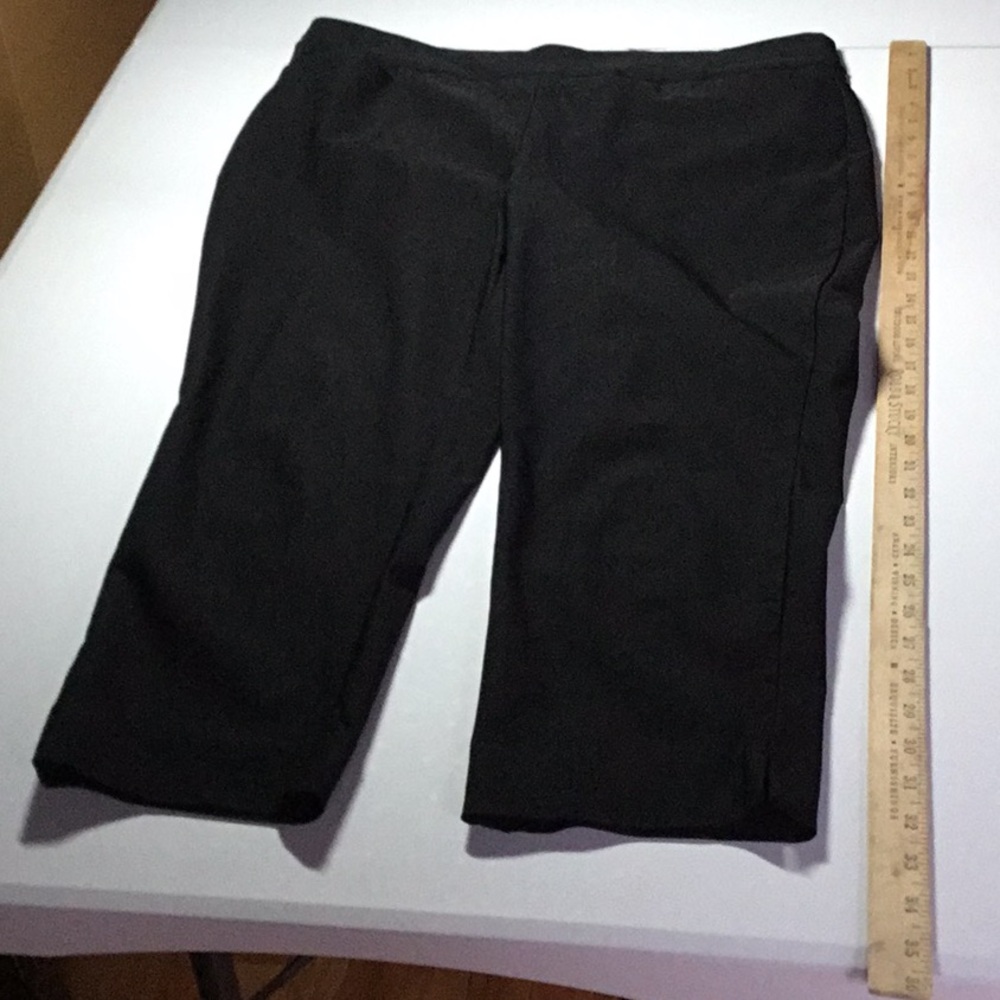 Chico’s Black Cropped Pants size 12 petite Chico’s size 2 petite